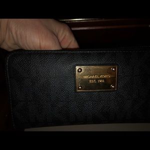 Micheal kors wallet